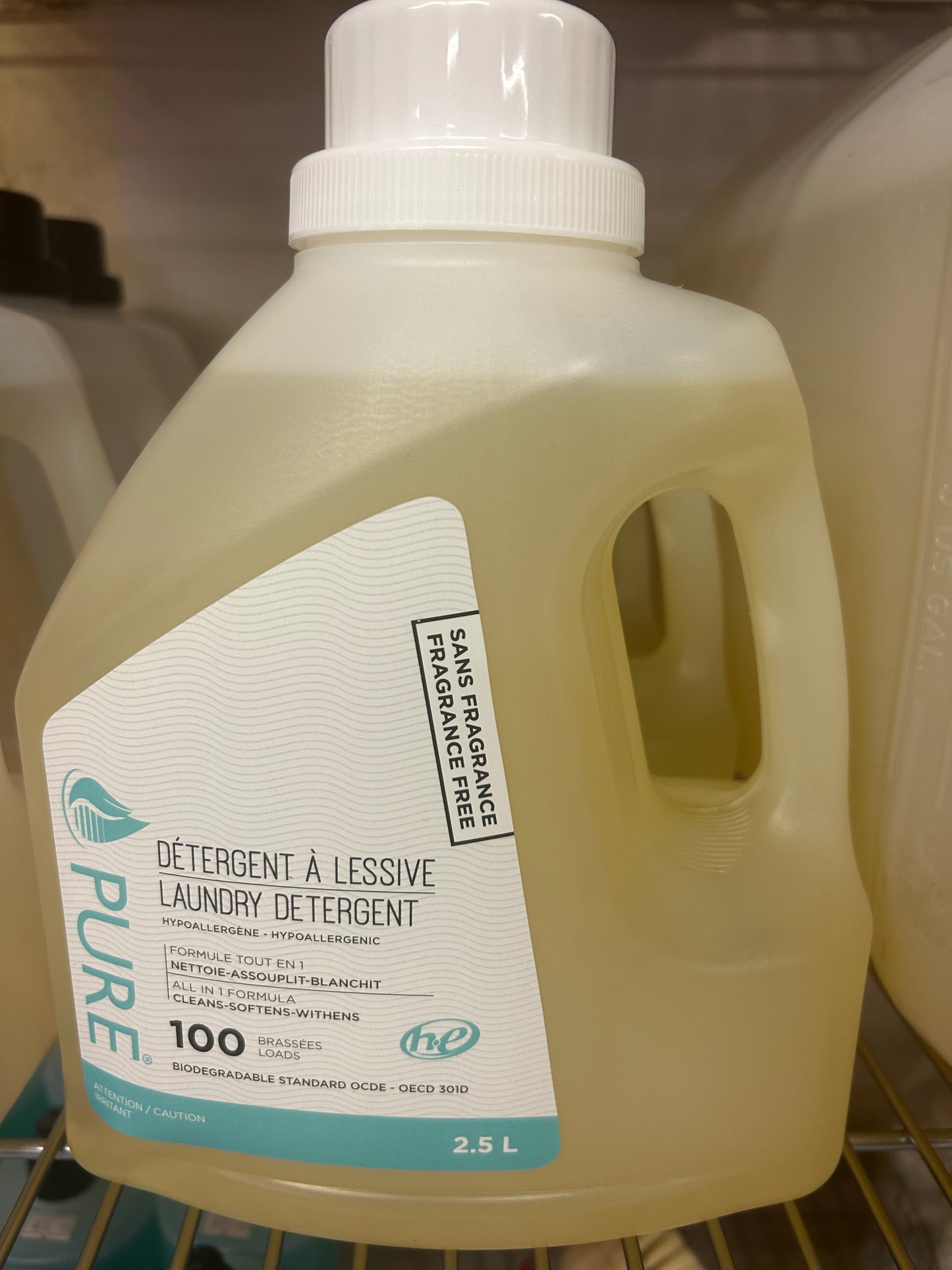 unscented,,,PURE Laundry Detergent is made of ingredients that are good for the environment and for health, in an ultra-concentrated formula. It dissolves 95% in water. That means fewer particles released into nature, and fewer residual particles on clothes.