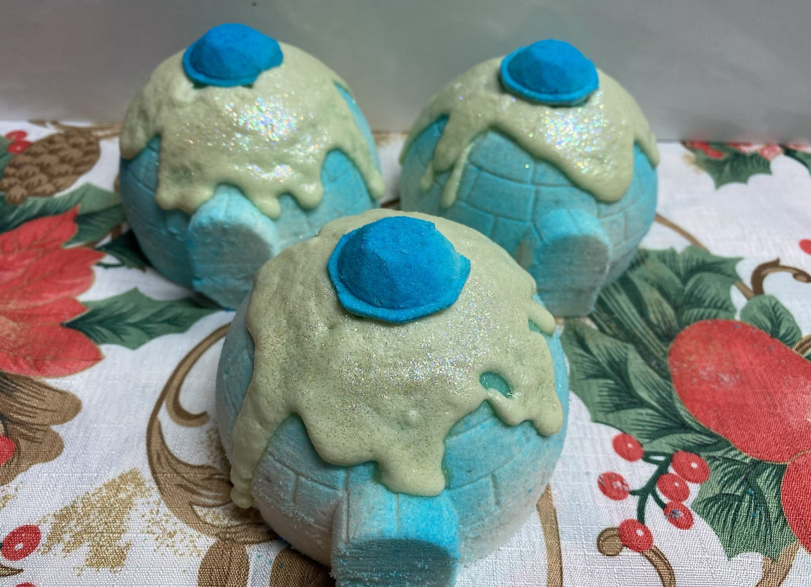 These bath bomb have powder bath bomb inside and a flashing water activated light cube to make the most of bath time (seasonal Christmas igloo).